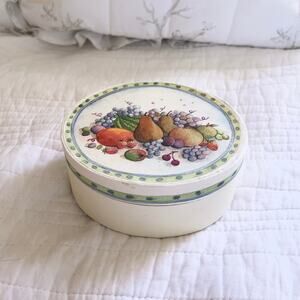 Vintage 1990s Oval Gift Box Jubilee 1993 Fruit Basket Trinket Present